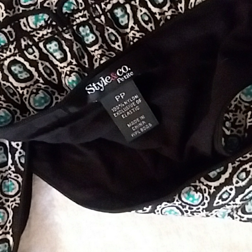 Pattern Dress - Picture 3 of 3